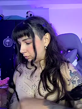 Snapshot of Aria_Bennett21 chatting on 05-13-26, 03:35 Aria Bennett21 online show from 05-13-26, 03:35
