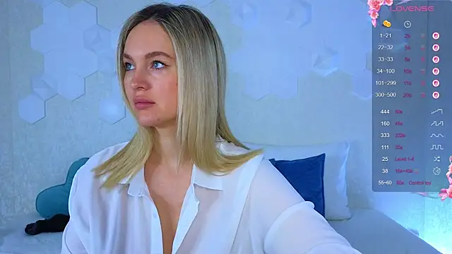 Lynna Sparks online show from 10-18-25, 02:24