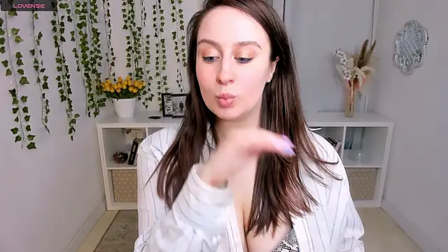 Lattea online show from 03-25-26, 04:06