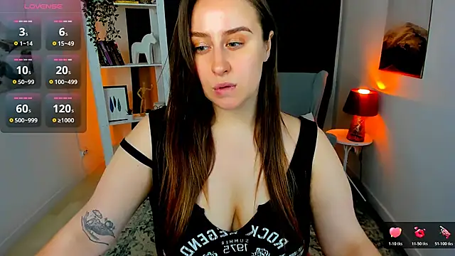 Lattea online show from 10-18-25, 04:20