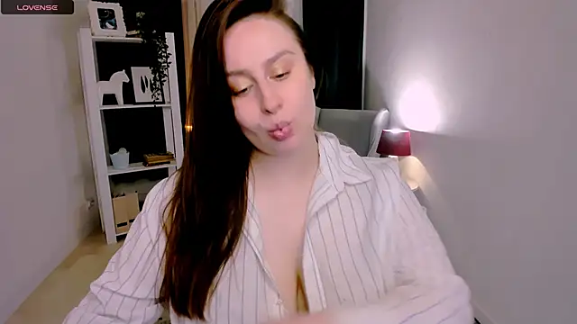 Lattea online show from 06-17-26, 05:12