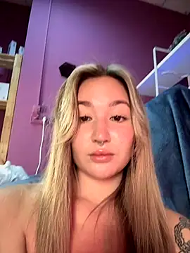 Snapshot of Rimmahottes chatting on 10-28-25, 12:11 Rimmahottes online show from 10-28-25, 12:11