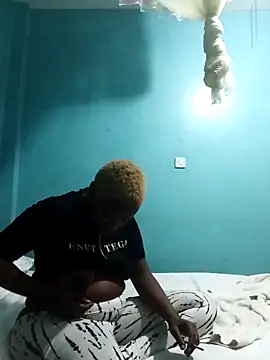 Snapshot of Gold-aass chatting on 12-22-25, 10:54 Gold-aass online show from 12-22-25, 10:54