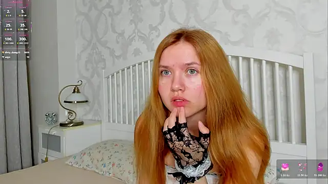 Snapshot of Eva__Lewis chatting on 06-17-26, 04:39 Eva Lewis online show from 06-17-26, 04:39