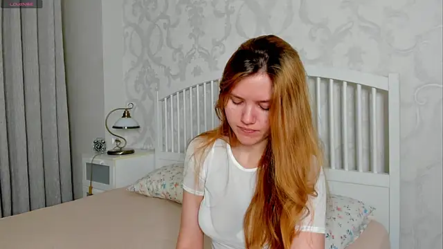 Snapshot of Eva__Lewis chatting on 06-05-26, 06:52 Eva Lewis online show from 06-05-26, 06:52
