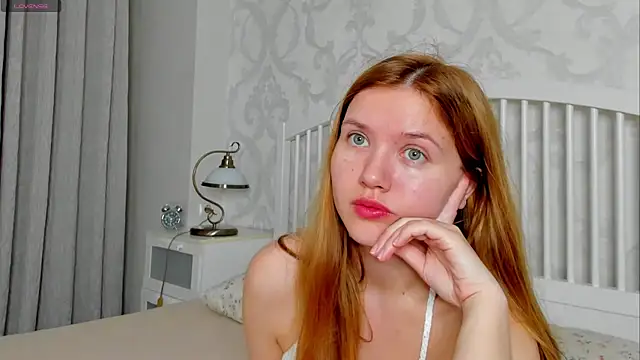 Snapshot of Eva__Lewis chatting on 06-24-26, 04:33 Eva Lewis online show from 06-24-26, 04:33
