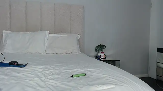 Snapshot of Pinkpyssy chatting on 05-16-26, 10:53 Pinkpyssy online show from 05-16-26, 10:53