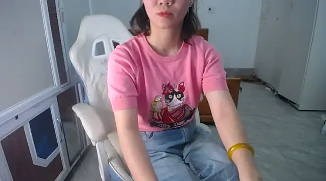 Snapshot of Susu204 chatting on 03-21-25, 08:39 Susu204 online show from 03-21-25, 08:39