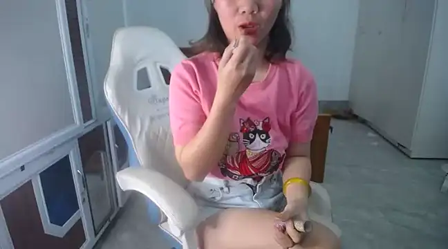 Snapshot of Susu204 chatting on 03-21-25, 04:49 Susu204 online show from 03-21-25, 04:49