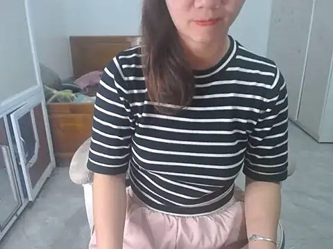 Snapshot of Susu204 chatting on 10-27-25, 07:31 Susu204 online show from 10-27-25, 07:31