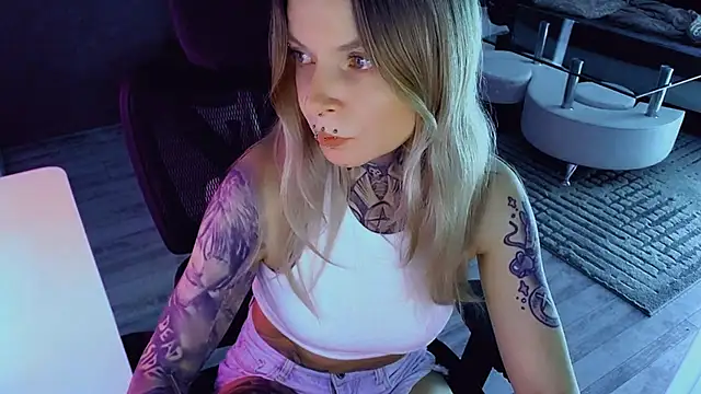 Snapshot of InesGold chatting on 06-15-26, 02:17 InesGold online show from 06-15-26, 02:17