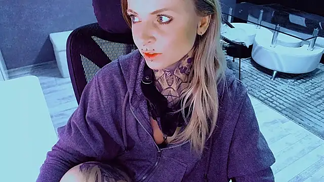 Snapshot of InesGold chatting on 05-16-26, 10:36 InesGold online show from 05-16-26, 10:36