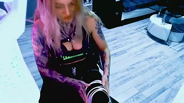 Snapshot of InesGold chatting on 02-05-26, 04:14 InesGold online show from 02-05-26, 04:14