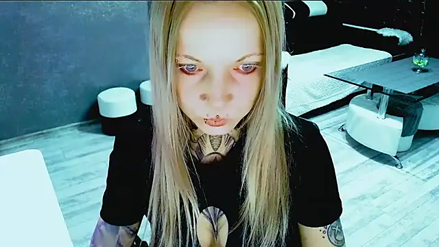 Snapshot of InesGold chatting on 10-29-25, 08:13 InesGold online show from 10-29-25, 08:13