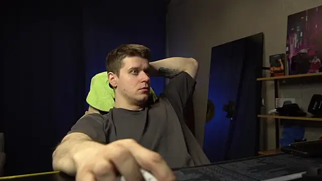 Bruno Banani online show from 04-16-26, 07:25