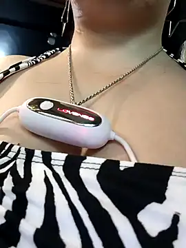 Snapshot of Kinkster_Jade chatting on 02-25-25, 02:58 Kinkster Jade online show from 02-25-25, 02:58