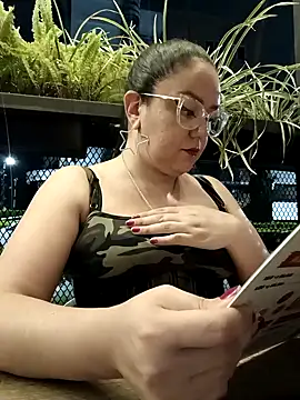 Snapshot of Kinkster_Jade chatting on 02-20-25, 12:30 Kinkster Jade online show from 02-20-25, 12:30