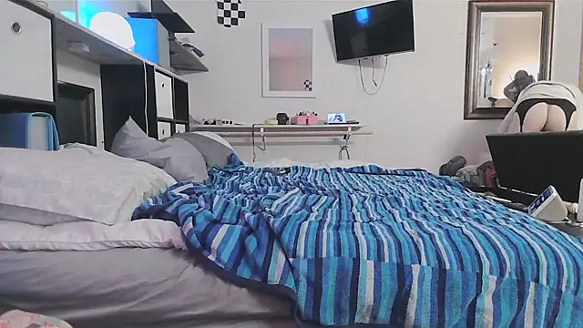 sissytrapdolly24 online show from 11-08-25, 10:46