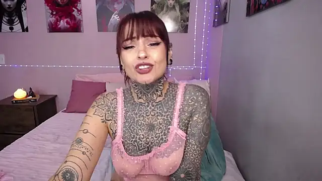 LolaRouse online show from 09-30-25, 07:31