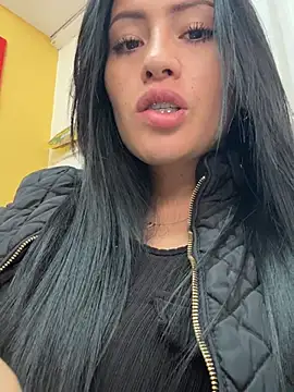 Snapshot of Sara_luna_ chatting on 03-14-25, 03:58 Sara luna online show from 03-14-25, 03:58