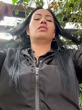 Snapshot of Sara_luna_ chatting on 03-13-25, 09:37 Sara luna online show from 03-13-25, 09:37