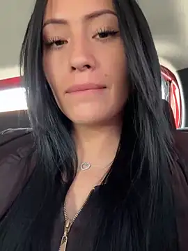 Snapshot of Sara_luna_ chatting on 03-18-25, 02:50 Sara luna online show from 03-18-25, 02:50