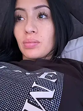 Snapshot of Sara_luna_ chatting on 12-11-24, 02:44 Sara luna online show from 12-11-24, 02:44