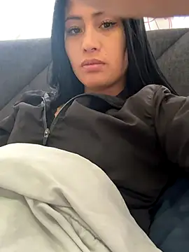 Sara luna  online show from 12-15-25, 05:52