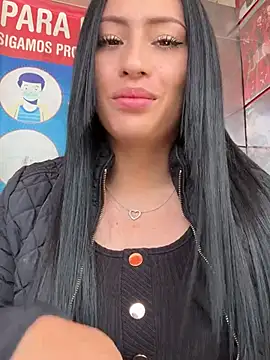 Snapshot of Sara_luna_ chatting on 03-21-25, 03:46 Sara luna online show from 03-21-25, 03:46