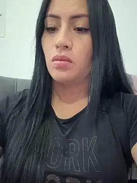 Sara luna  online show from 12-21-25, 08:42