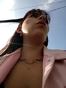 Snapshot of Isabella_Delight_ chatting on 02-06-25, 09:17 Isabella Delight online show from 02-06-25, 09:17