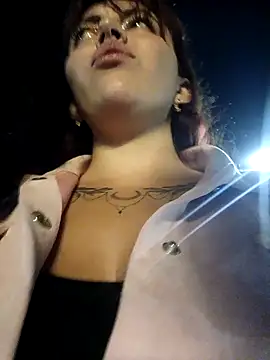 Snapshot of Isabella_Delight_ chatting on 02-07-25, 12:42 Isabella Delight online show from 02-07-25, 12:42