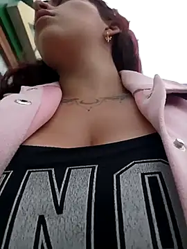 Snapshot of Isabella_Delight_ chatting on 03-17-25, 10:29 Isabella Delight online show from 03-17-25, 10:29