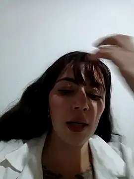 Snapshot of Isabella_Delight_ chatting on 02-05-25, 12:31 Isabella Delight online show from 02-05-25, 12:31