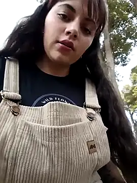 Snapshot of Isabella_Delight_ chatting on 03-09-25, 09:36 Isabella Delight online show from 03-09-25, 09:36