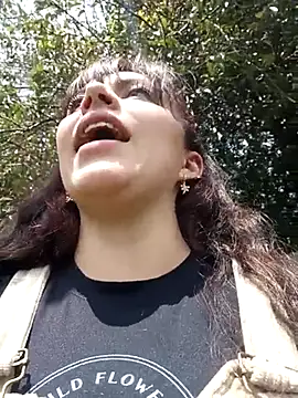 Snapshot of Isabella_Delight_ chatting on 03-09-25, 06:32 Isabella Delight online show from 03-09-25, 06:32