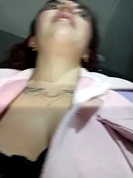 Snapshot of Isabella_Delight_ chatting on 02-11-25, 08:10 Isabella Delight online show from 02-11-25, 08:10