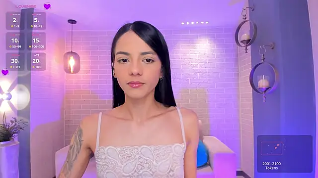 Snapshot of HannahJamesX chatting on 02-20-26, 01:02 HannahJamesX online show from 02-20-26, 01:02