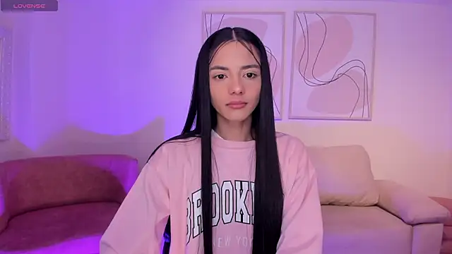 Snapshot of HannahJamesX chatting on 02-22-26, 11:45 HannahJamesX online show from 02-22-26, 11:45