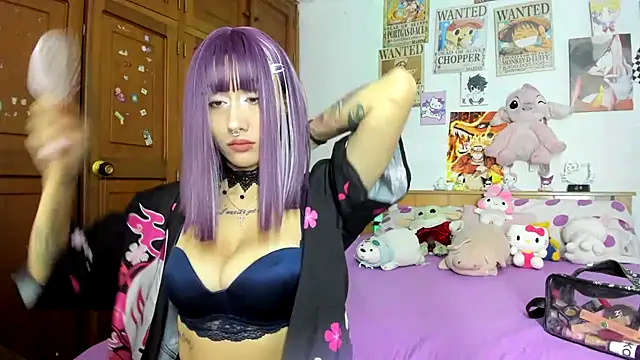LunaDeCristall online show from 10-15-25, 08:55