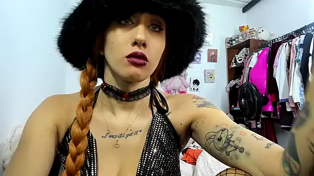 LunaDeCristall online show from 06-21-26, 03:34