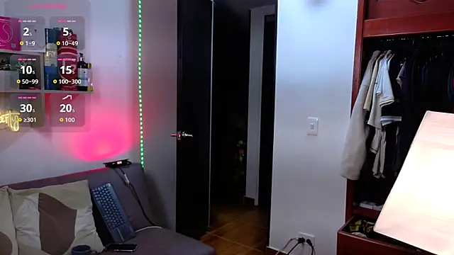 elian r online show from 10-25-25, 05:17