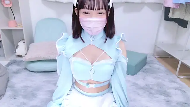 Snapshot of x-naru-x chatting on 03-18-25, 05:33 x-naru-x online show from 03-18-25, 05:33