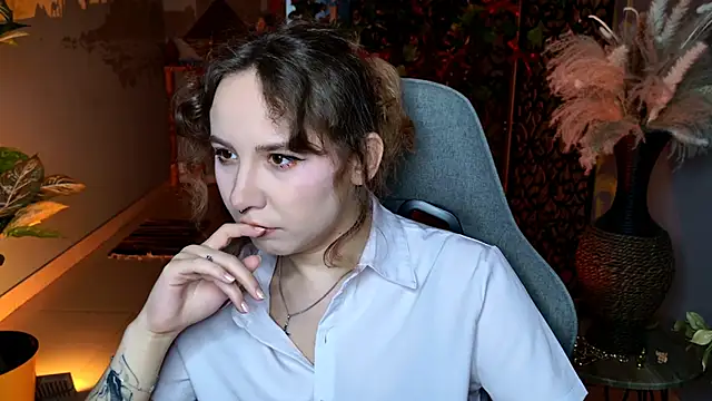 JasmineMilko online show from 03-17-26, 05:10