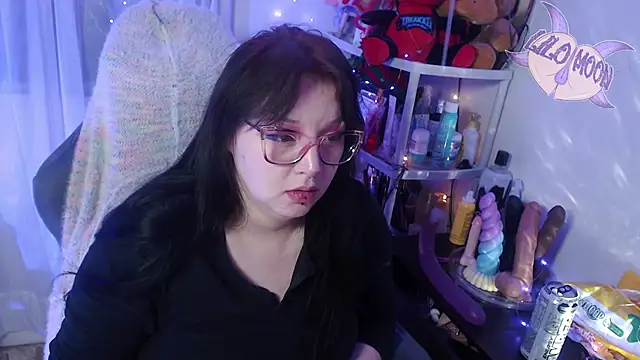 Snapshot of LiloMoon69 chatting on 03-07-25, 06:46 LiloMoon69 online show from 03-07-25, 06:46