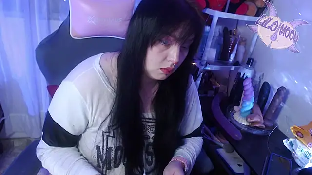 Snapshot of LiloMoon69 chatting on 03-03-25, 03:27 LiloMoon69 online show from 03-03-25, 03:27