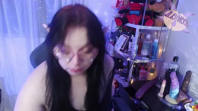 Snapshot of LiloMoon69 chatting on 02-26-25, 03:46 LiloMoon69 online show from 02-26-25, 03:46