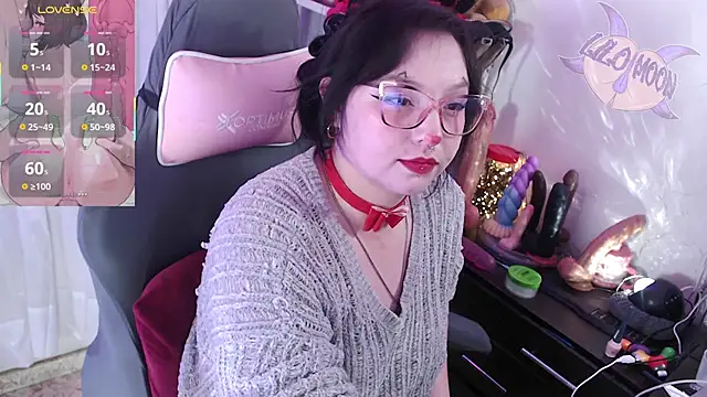Snapshot of LiloMoon69 chatting on 10-01-25, 02:10 LiloMoon69 online show from 10-01-25, 02:10