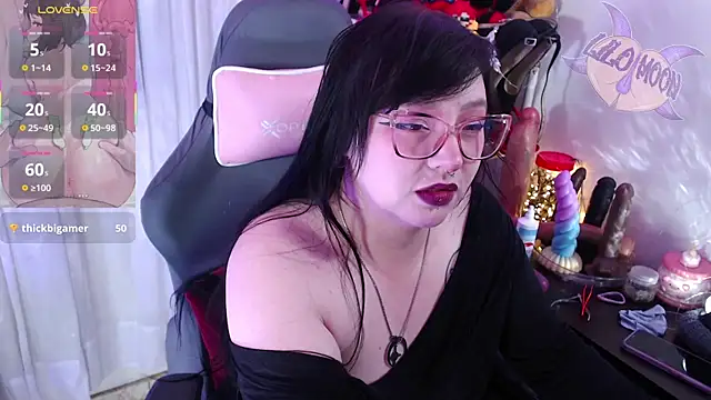 Snapshot of LiloMoon69 chatting on 10-12-25, 01:45 LiloMoon69 online show from 10-12-25, 01:45