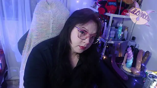 Snapshot of LiloMoon69 chatting on 03-07-25, 03:40 LiloMoon69 online show from 03-07-25, 03:40